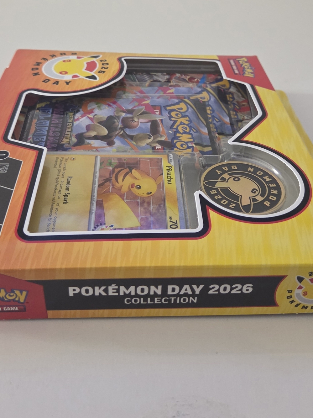 Pokémon Trading Card Game 2026 Pokémon Day Box Set Pikachu - Picture 5 of 6